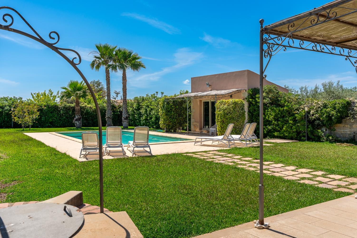 Villa Bouganville Con Piscina By Wonderful Italy Сиракузы Экстерьер фото